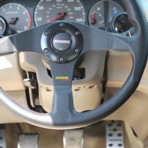 Removable Momo steering wheel