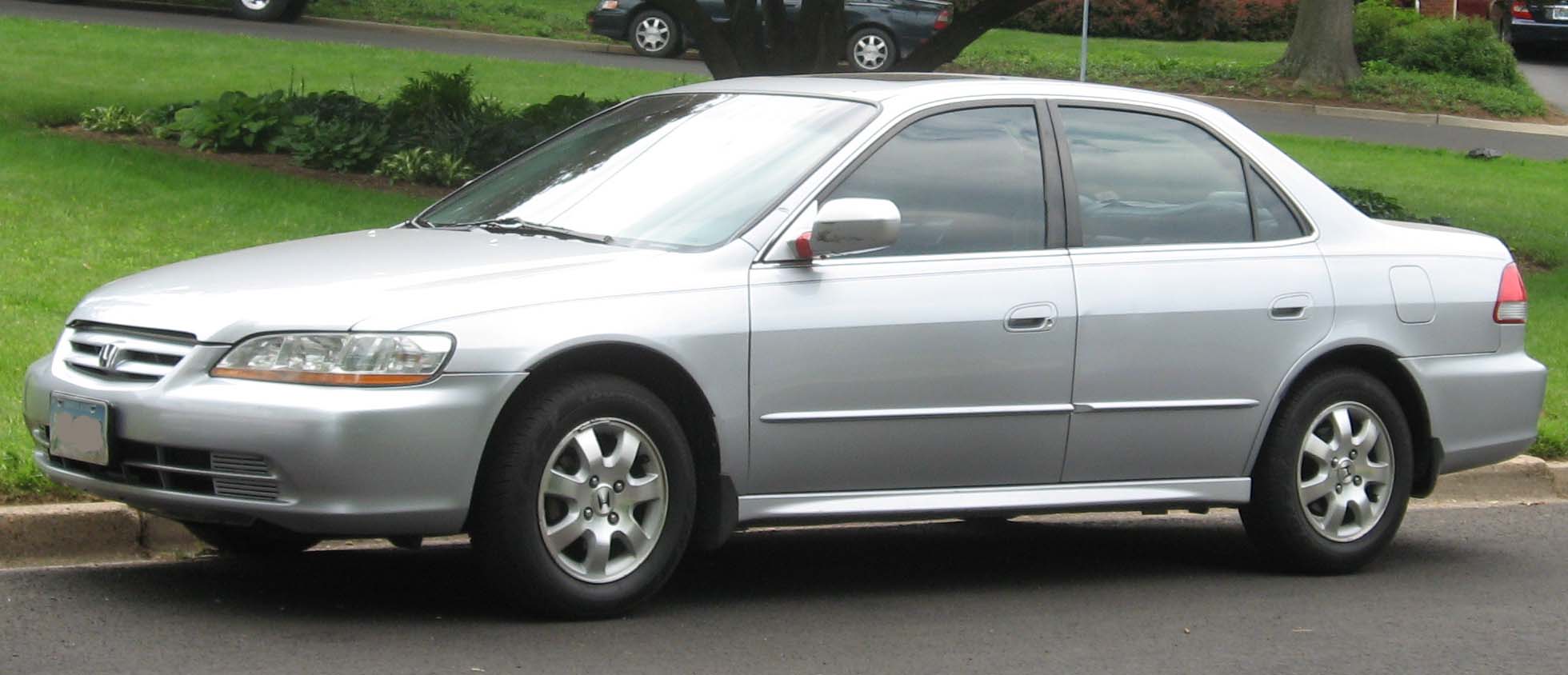 2001-02_Honda_Accord_Sedan.jpg