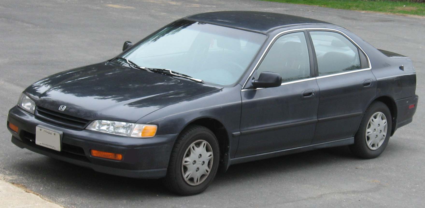 94-95_Honda_Accord_sedan.jpg