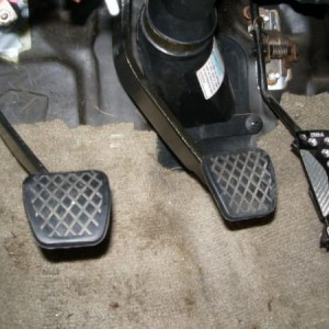 Here is my completed pedal swap out, I recycled the auto gas pedal, and here are the clutch pedal and 5 speed brake pedal..just so you know, it's a ti
