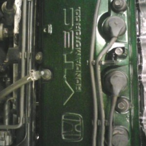 close up on the valve cover