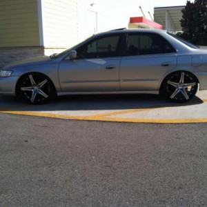 Accord 99 EX 20" rims on E-Motors Coilovers, Full interior LED Converstion, HID 8k, JVC Radio with 4 PB Speaks