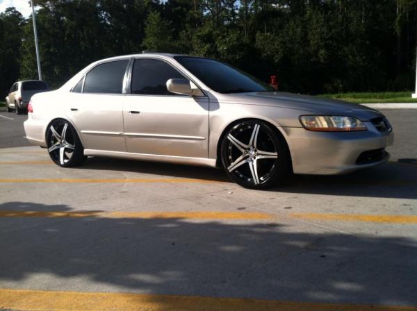 Accord 99 EX 20" rims on E-Motors Coilovers, Full interior LED Converstion, HID 8k, JVC Radio with 4 PB Speaks