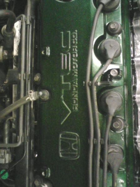 close up on the valve cover