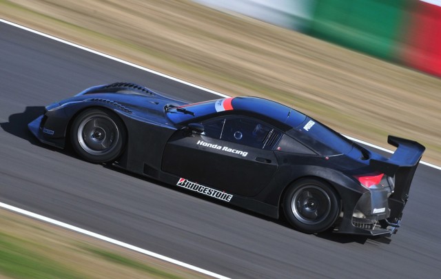 honda-hsv-10-gt-race-car_100302410_m.jpg