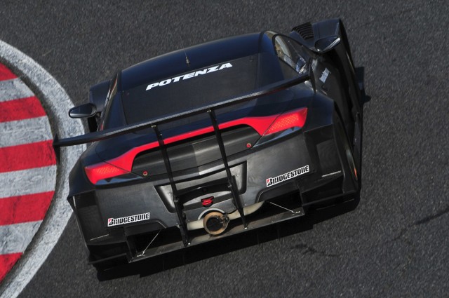 honda-hsv-10-gt-race-car_100302404_m.jpg