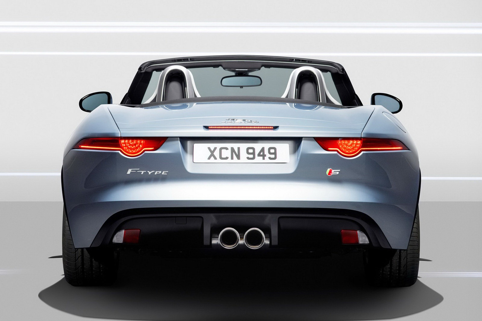 2013-Jaguar-F-Type-21.jpg